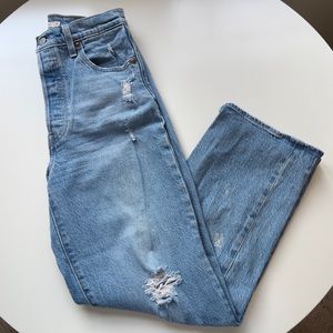 Levi’s Ribcage Straight Ankle Women’s Jeans (Light Wash)